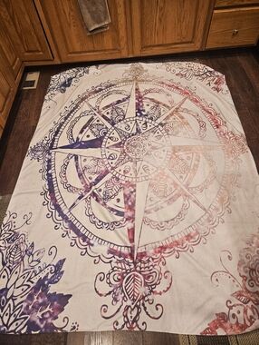 Voyager design-Bohemian Mandala Compass Rose Wall Tapestry - Purple & Pink